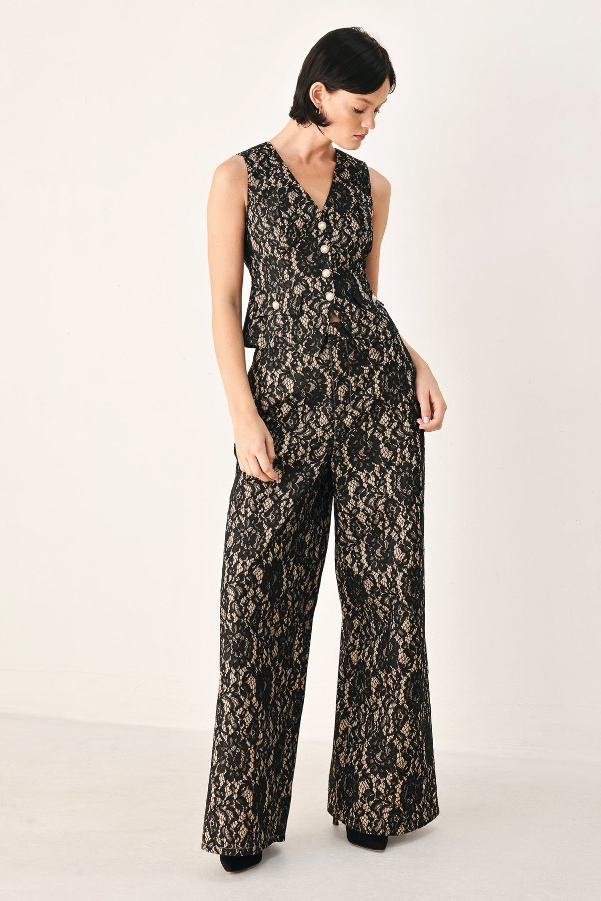 LACE THEORY BLACK/CAMEL WOVEN VEST