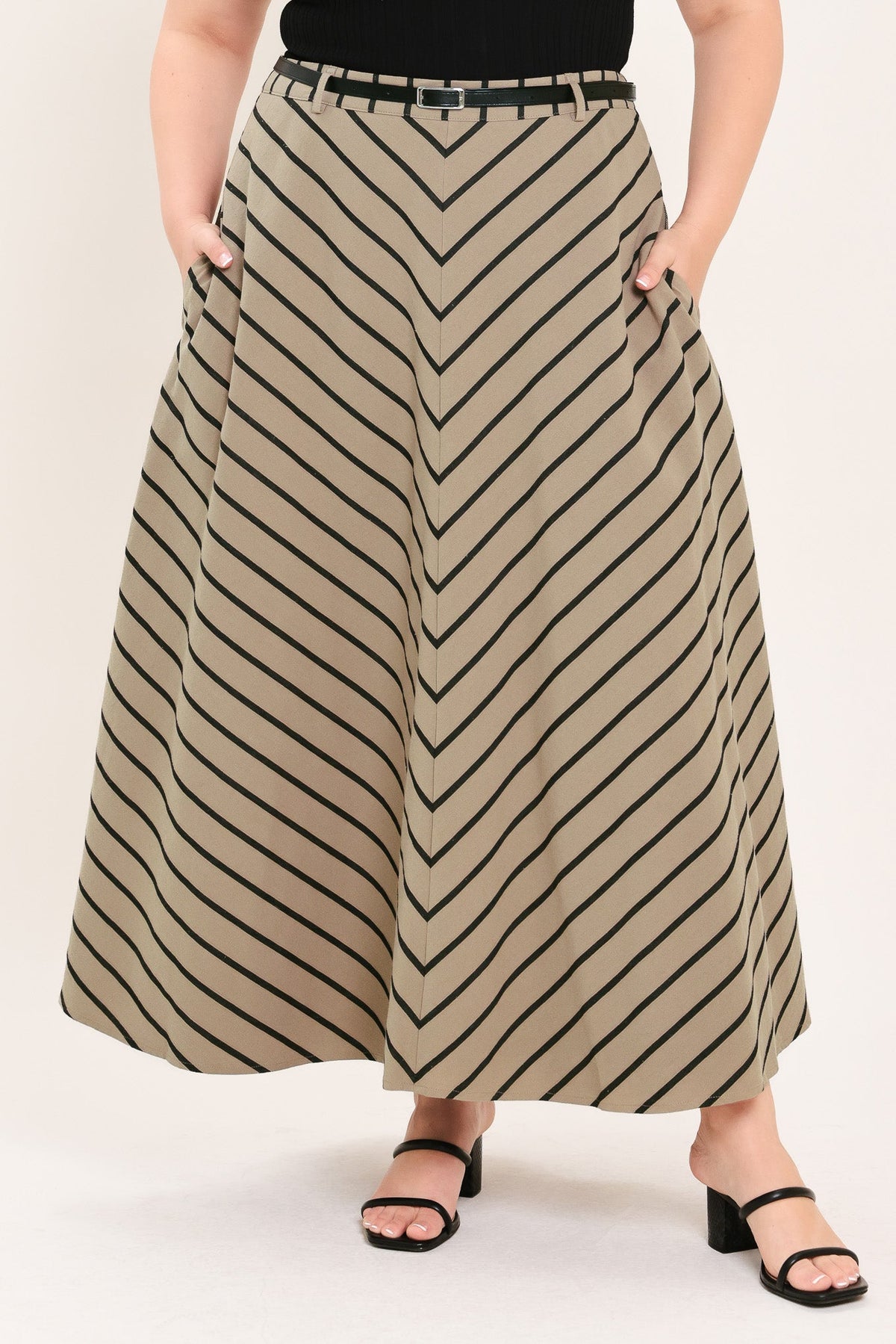 FALDA MIDI DE TEJIDO A RAYAS WEEKEND VIBE