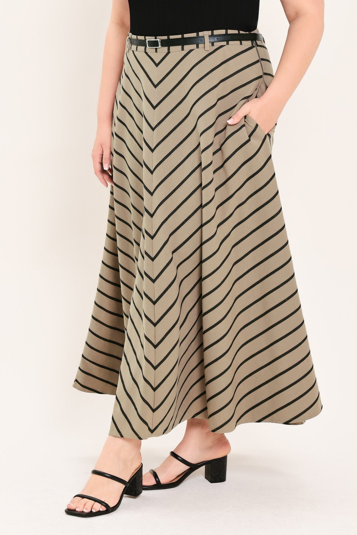 FALDA MIDI DE TEJIDO A RAYAS WEEKEND VIBE