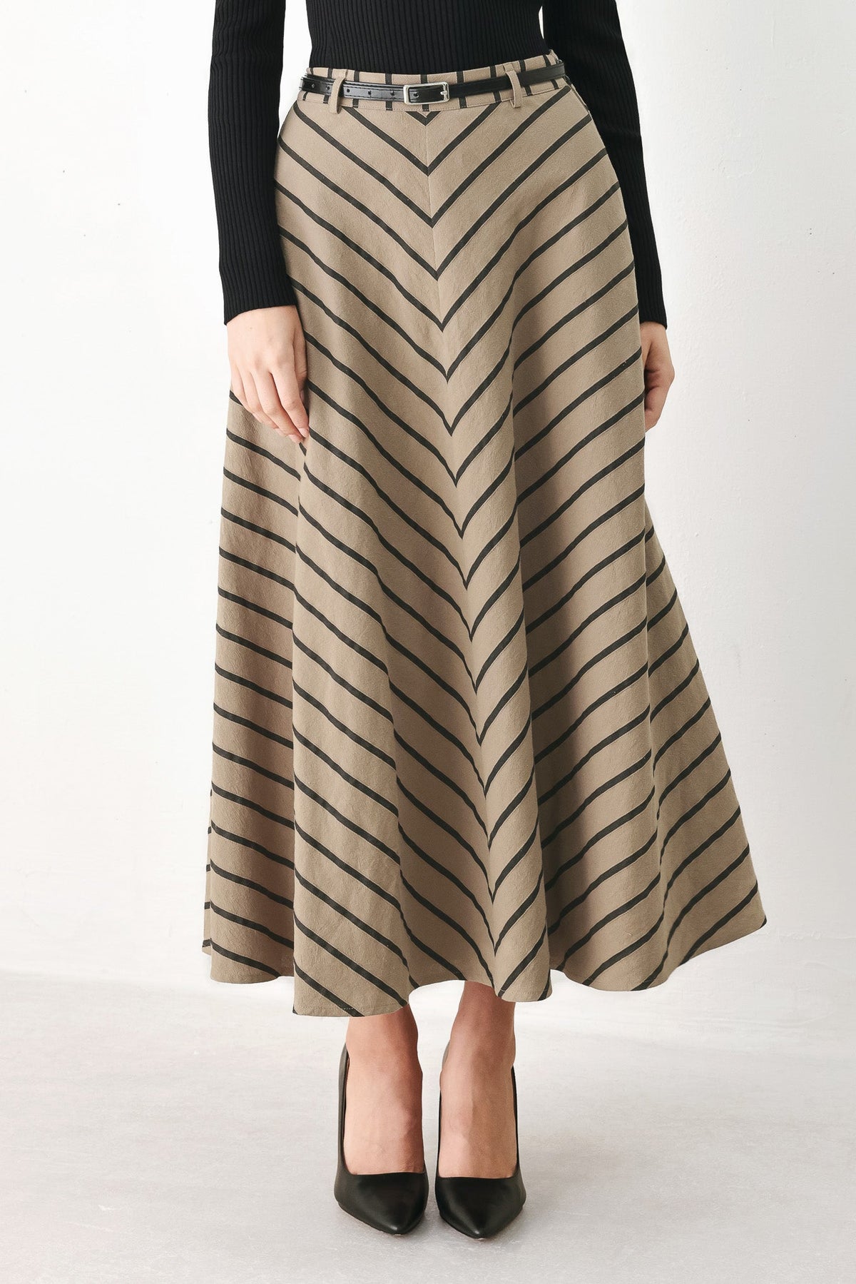 FALDA MIDI DE TEJIDO A RAYAS WEEKEND VIBE