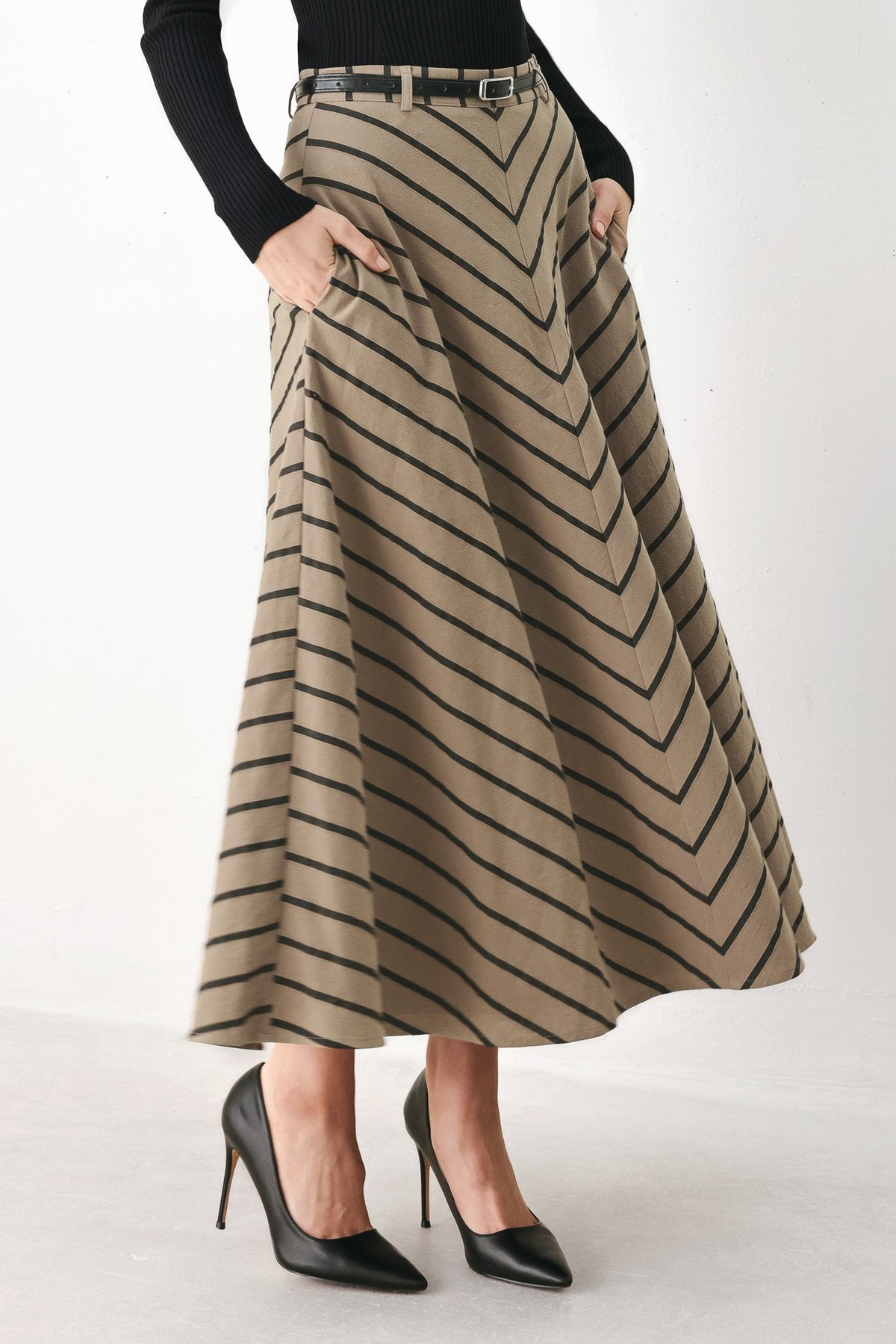 FALDA MIDI DE TEJIDO A RAYAS WEEKEND VIBE