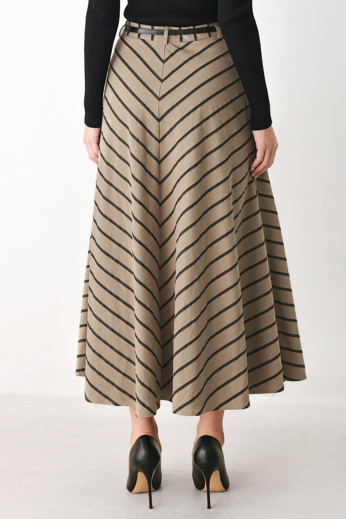 FALDA MIDI DE TEJIDO A RAYAS WEEKEND VIBE