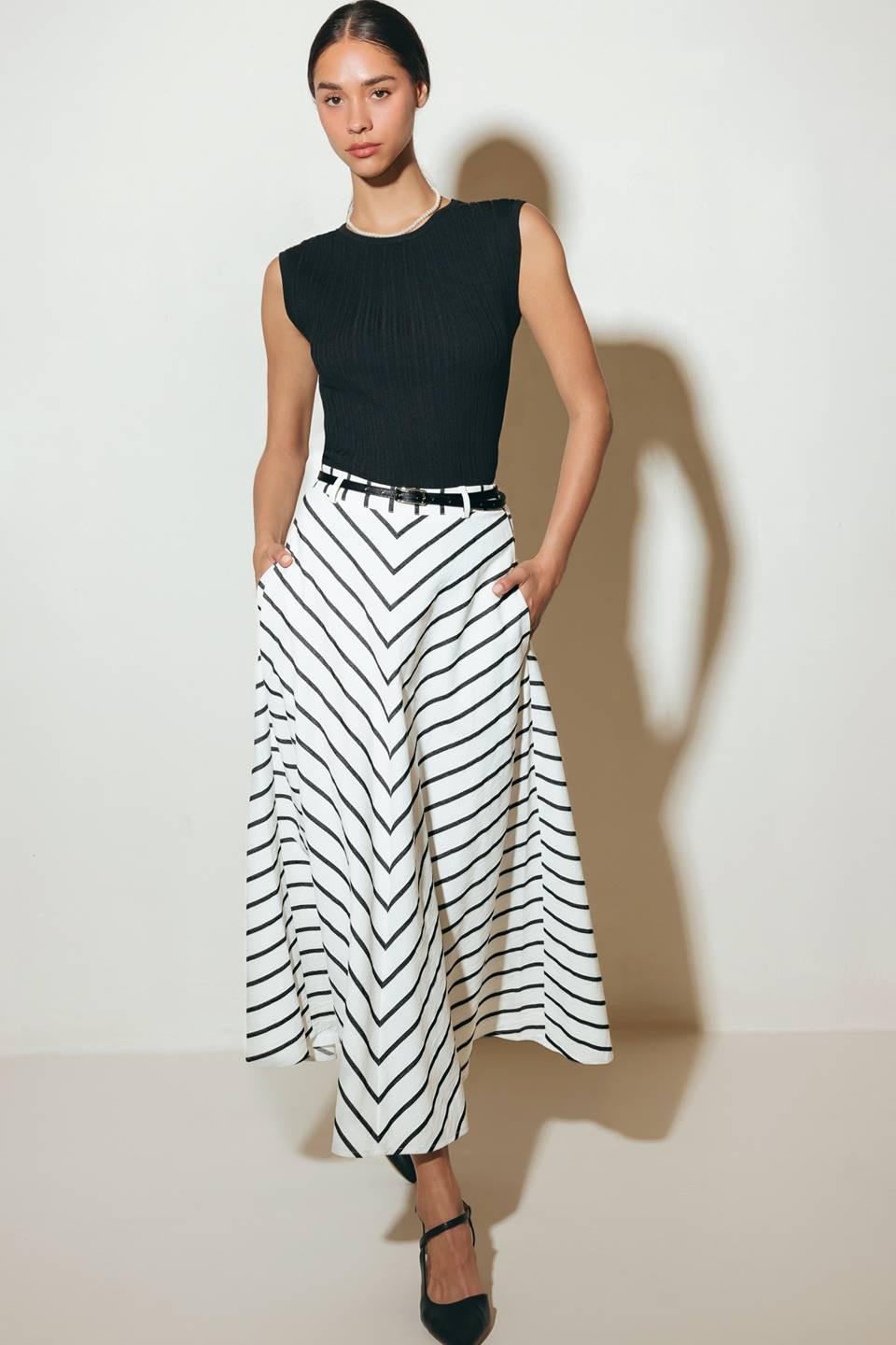 FALDA MIDI DE TEJIDO A RAYAS WEEKEND VIBE