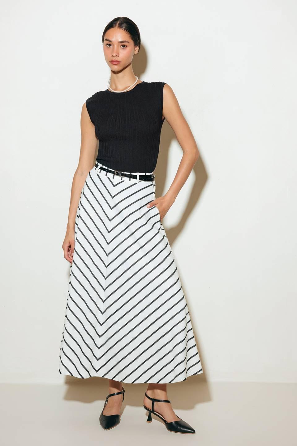 FALDA MIDI DE TEJIDO A RAYAS WEEKEND VIBE