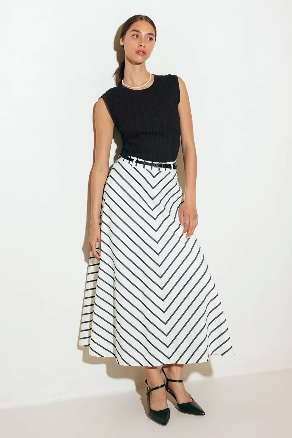 FALDA MIDI DE TEJIDO A RAYAS WEEKEND VIBE