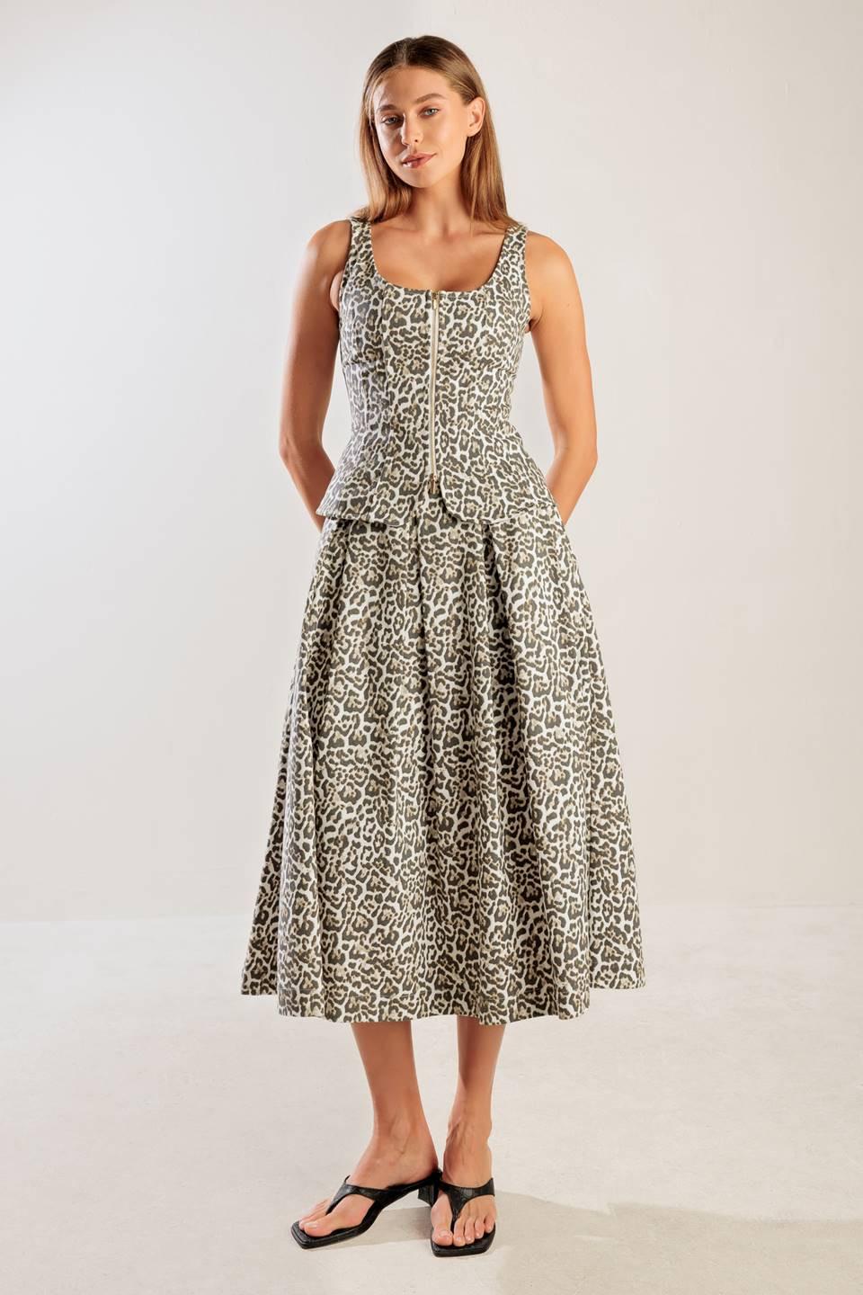FALDA MIDI COMPLETA TEJIDA ALGO ESPECIAL