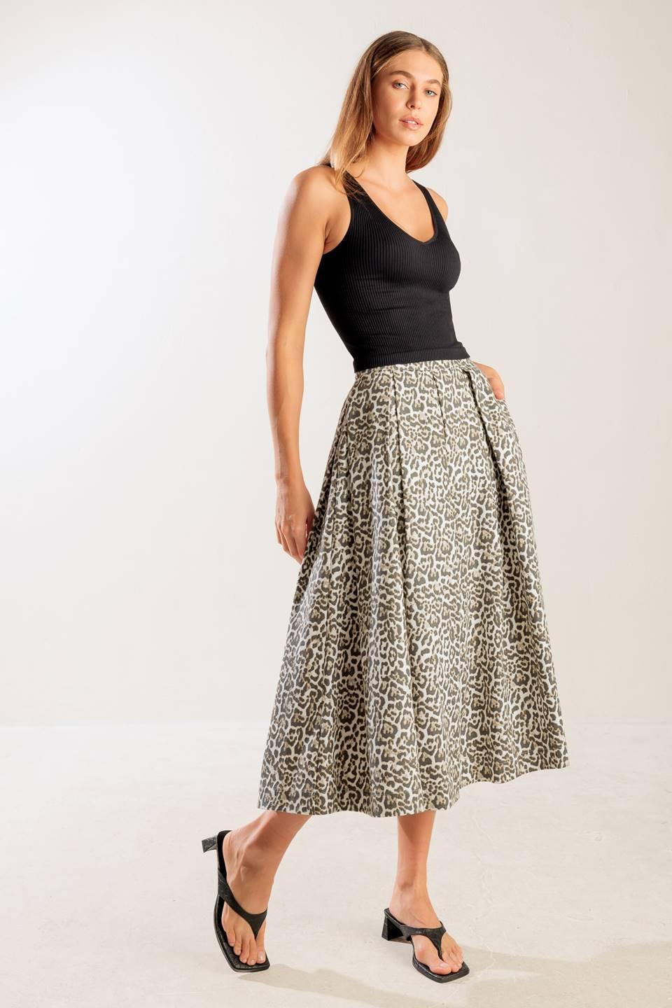FALDA MIDI COMPLETA TEJIDA ALGO ESPECIAL