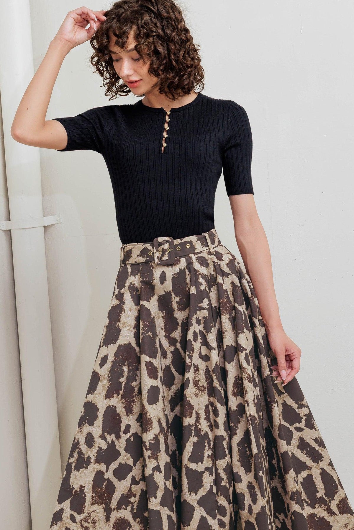 FALDA MIDI COMPLETA TEJIDA CON ESTAMPADO DE LEOPARDO