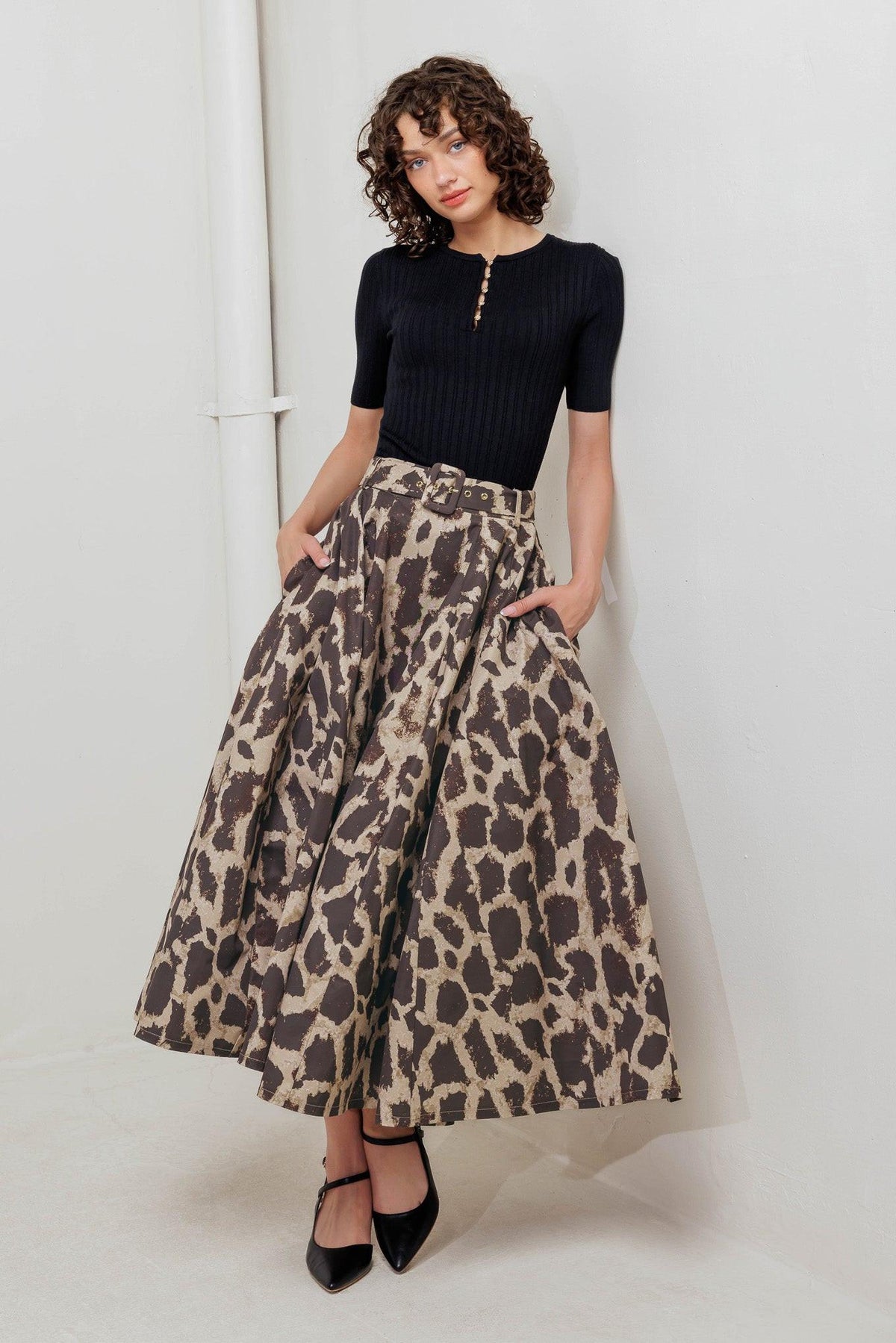 FALDA MIDI COMPLETA TEJIDA CON ESTAMPADO DE LEOPARDO