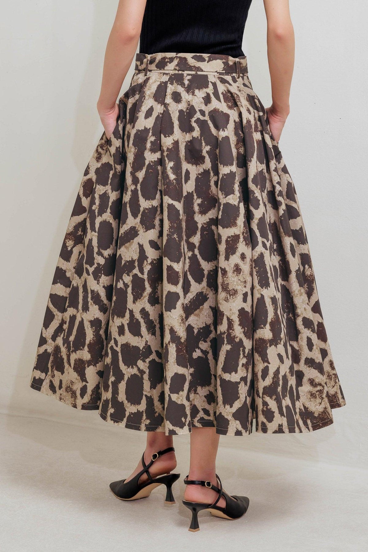 FALDA MIDI COMPLETA TEJIDA CON ESTAMPADO DE LEOPARDO