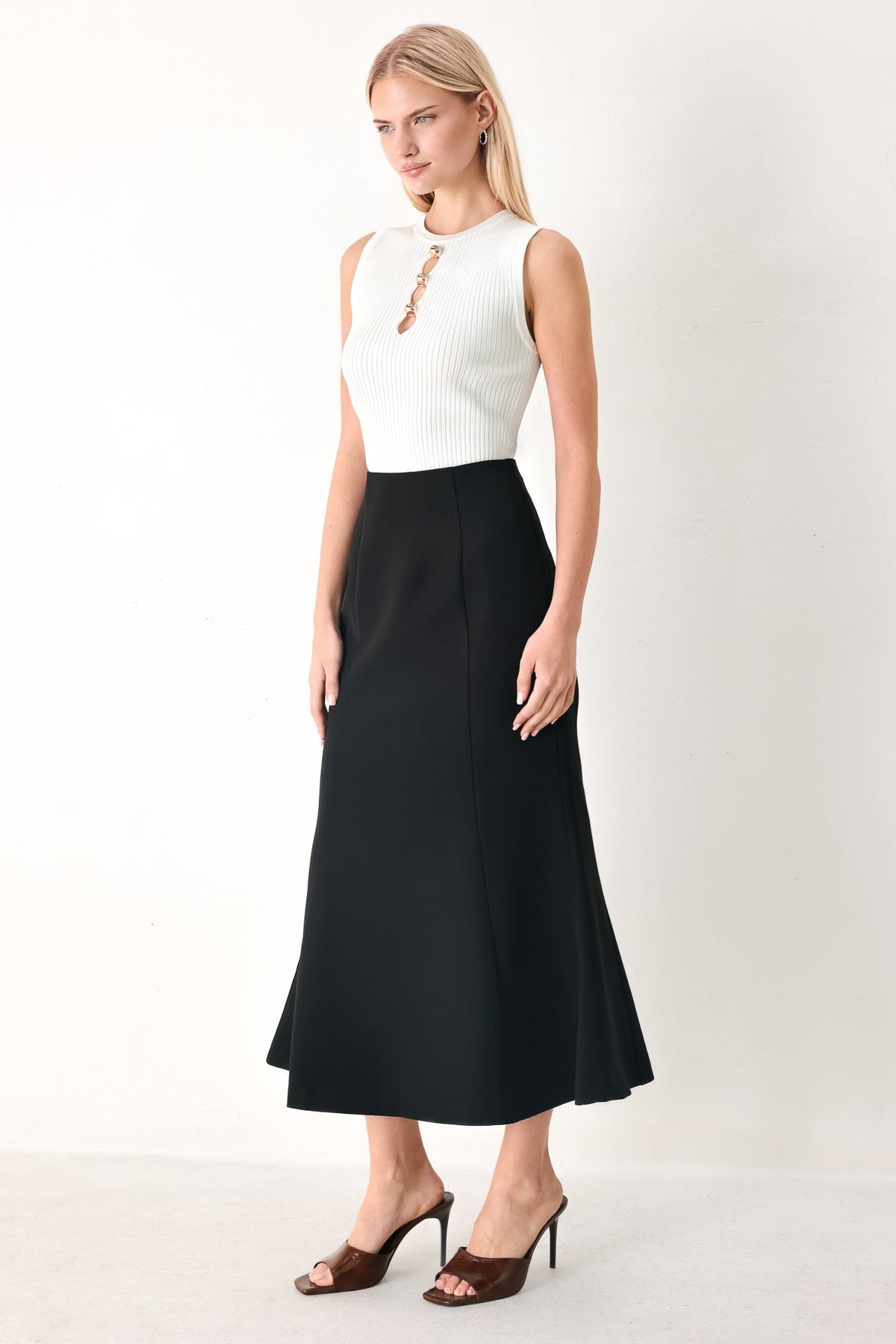 FALDA MIDI TEJIDA PARA LA PERFECCIÓN DIARIA