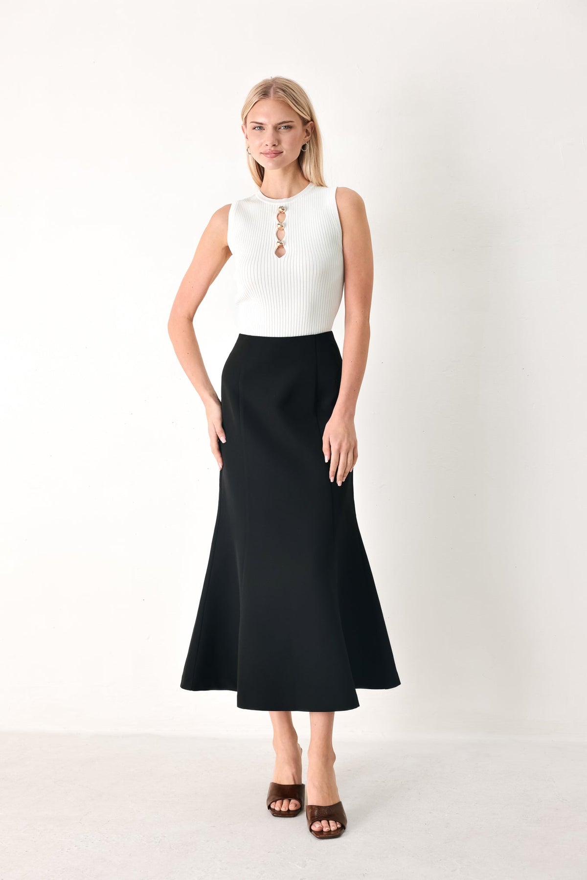 FALDA MIDI TEJIDA PARA LA PERFECCIÓN DIARIA