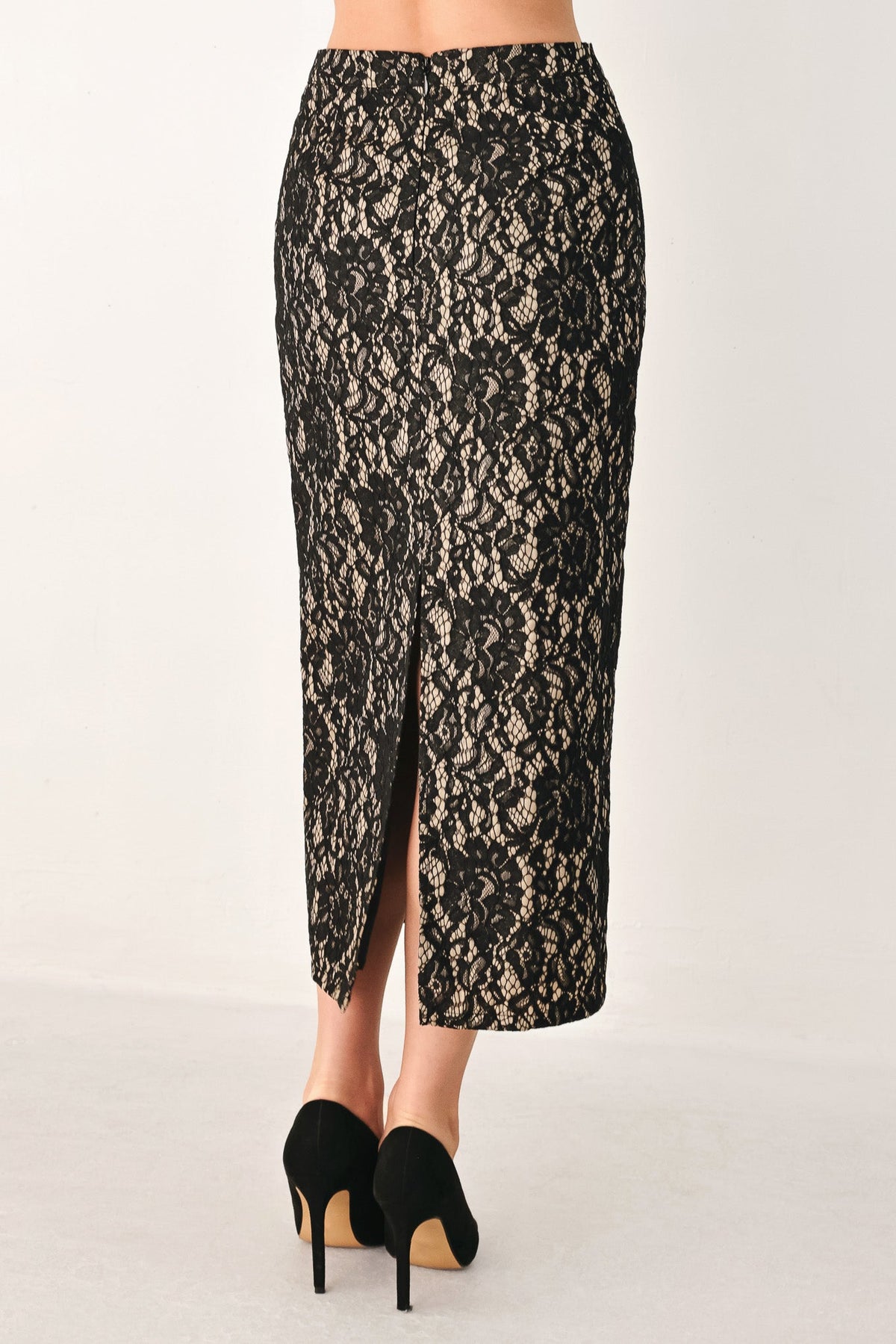 FALDA MIDI TIPO LÁPIZ DE ENCAJE NEGRO LACE THEORY