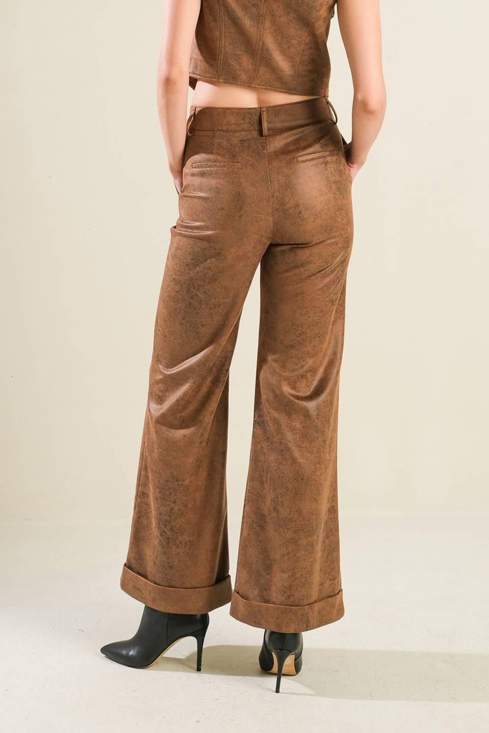 UN REGALO DE LOVE LEATHER PANTS