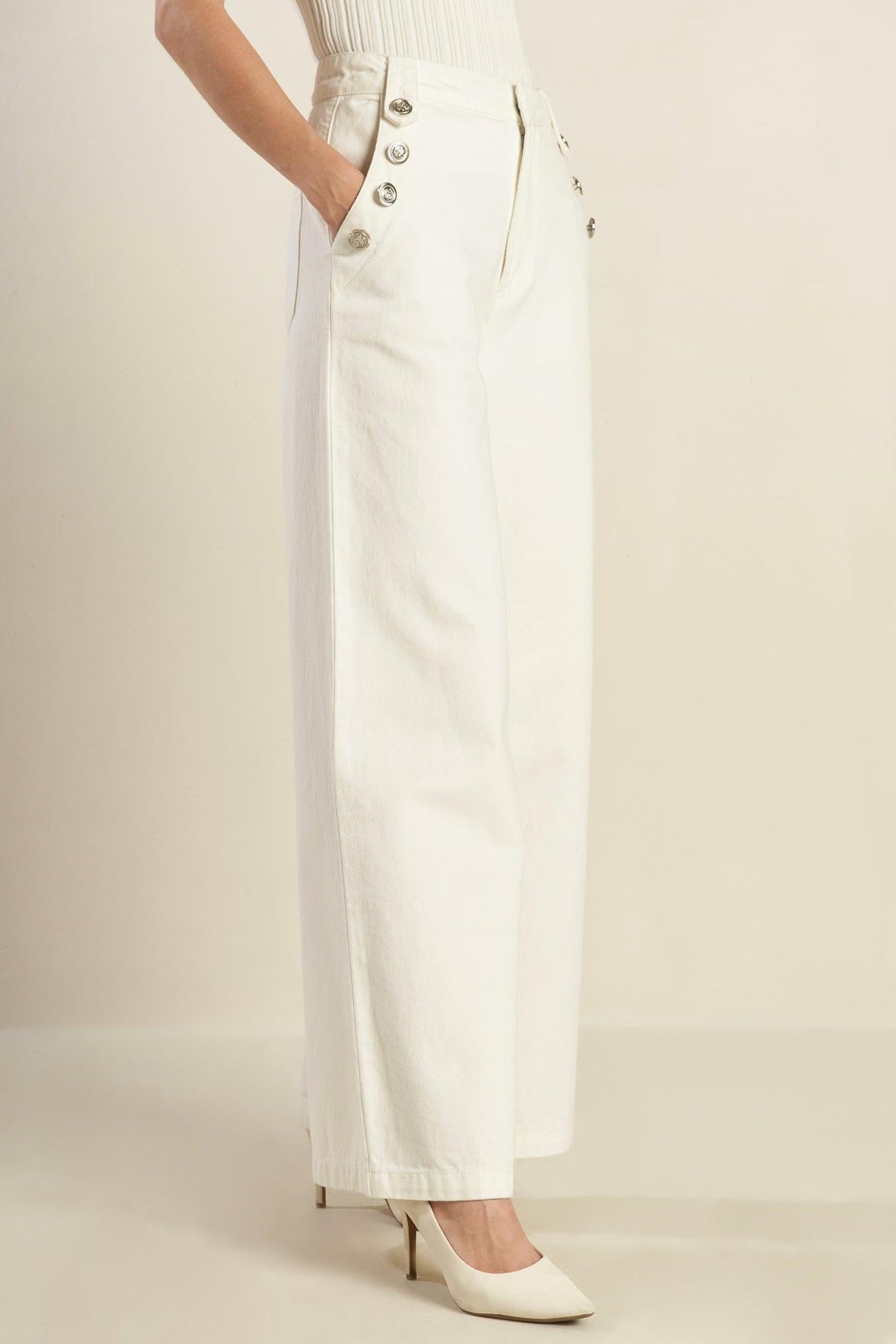 PANTALONES TEJIDOS TONO DELICADO