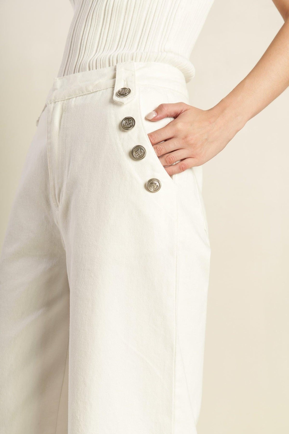 PANTALONES TEJIDOS TONO DELICADO