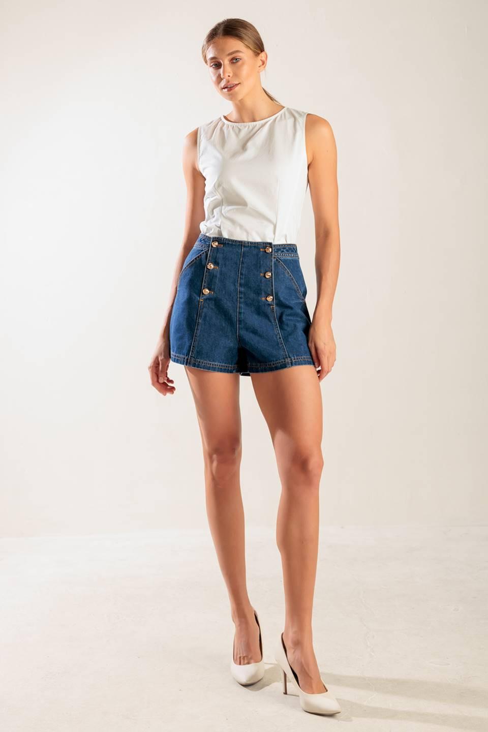 SHORT DE MEZCLILLA PARA CINE AL AIRE LIBRE