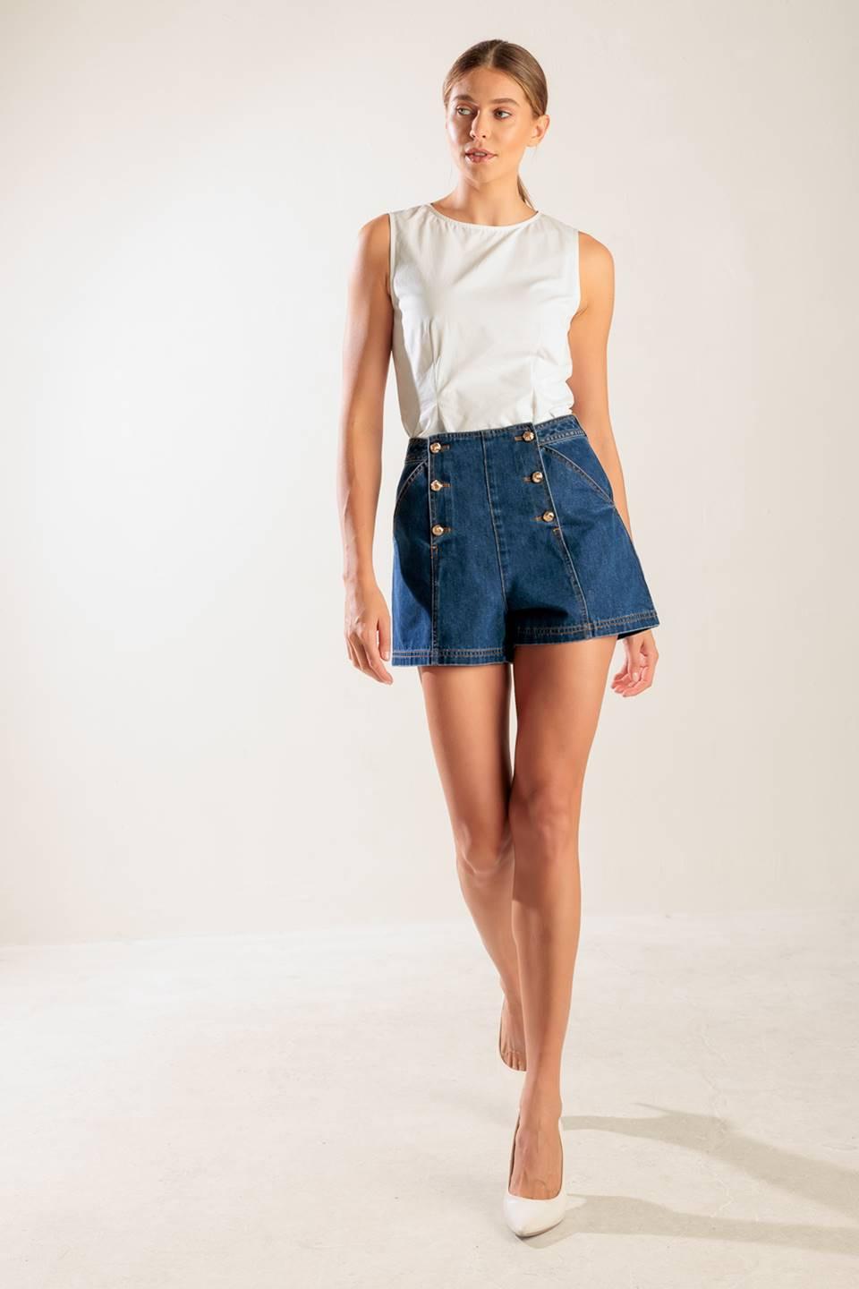SHORT DE MEZCLILLA PARA CINE AL AIRE LIBRE