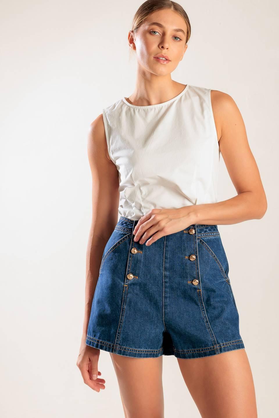 SHORT DE MEZCLILLA PARA CINE AL AIRE LIBRE