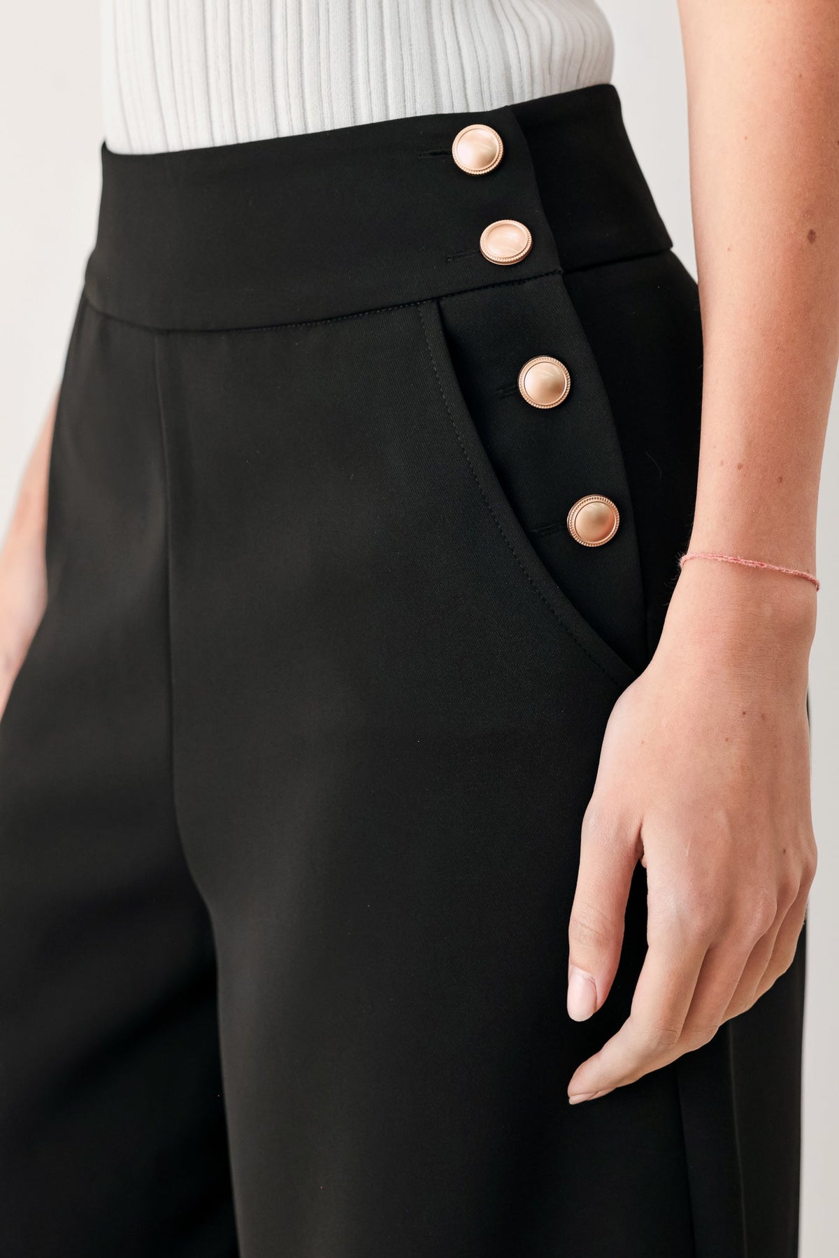 PANTALÓN TEJIDO ESTILO MODERNO