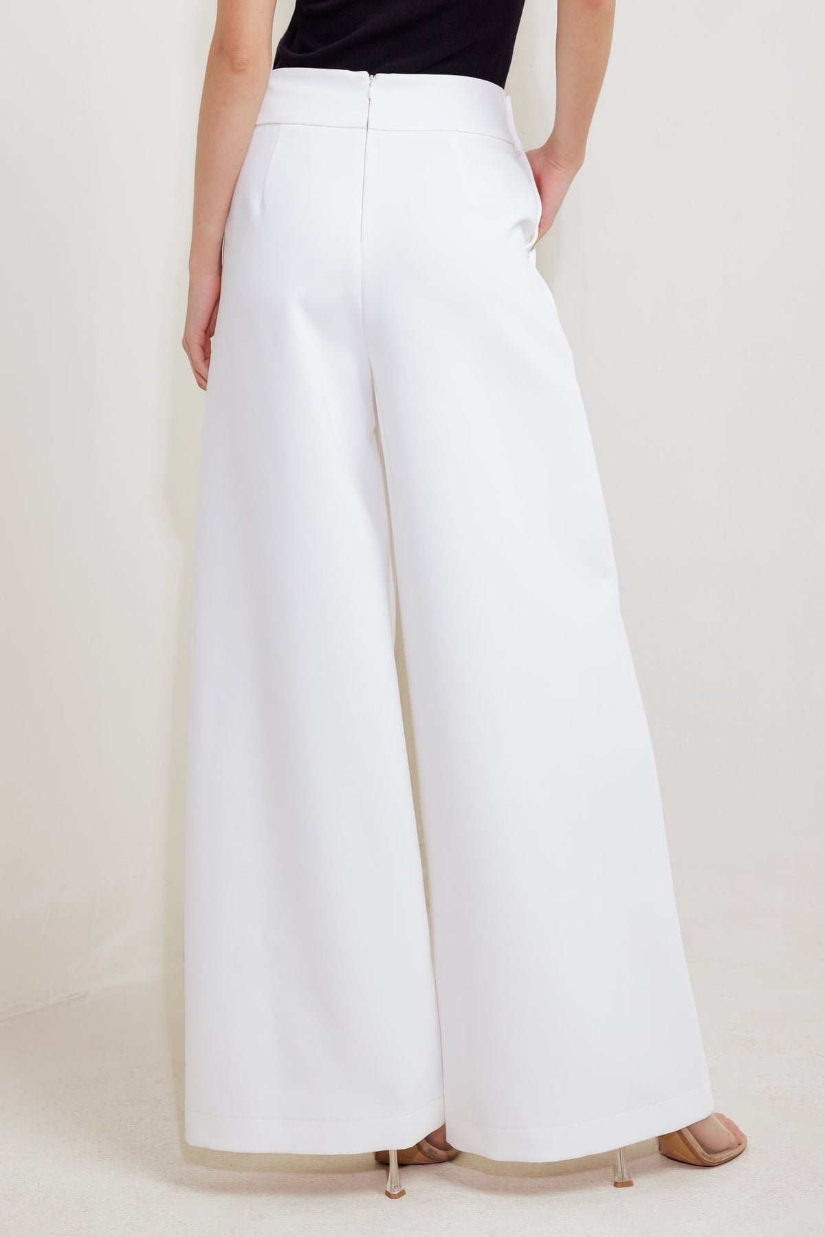 PANTALÓN TEJIDO ESTILO MODERNO