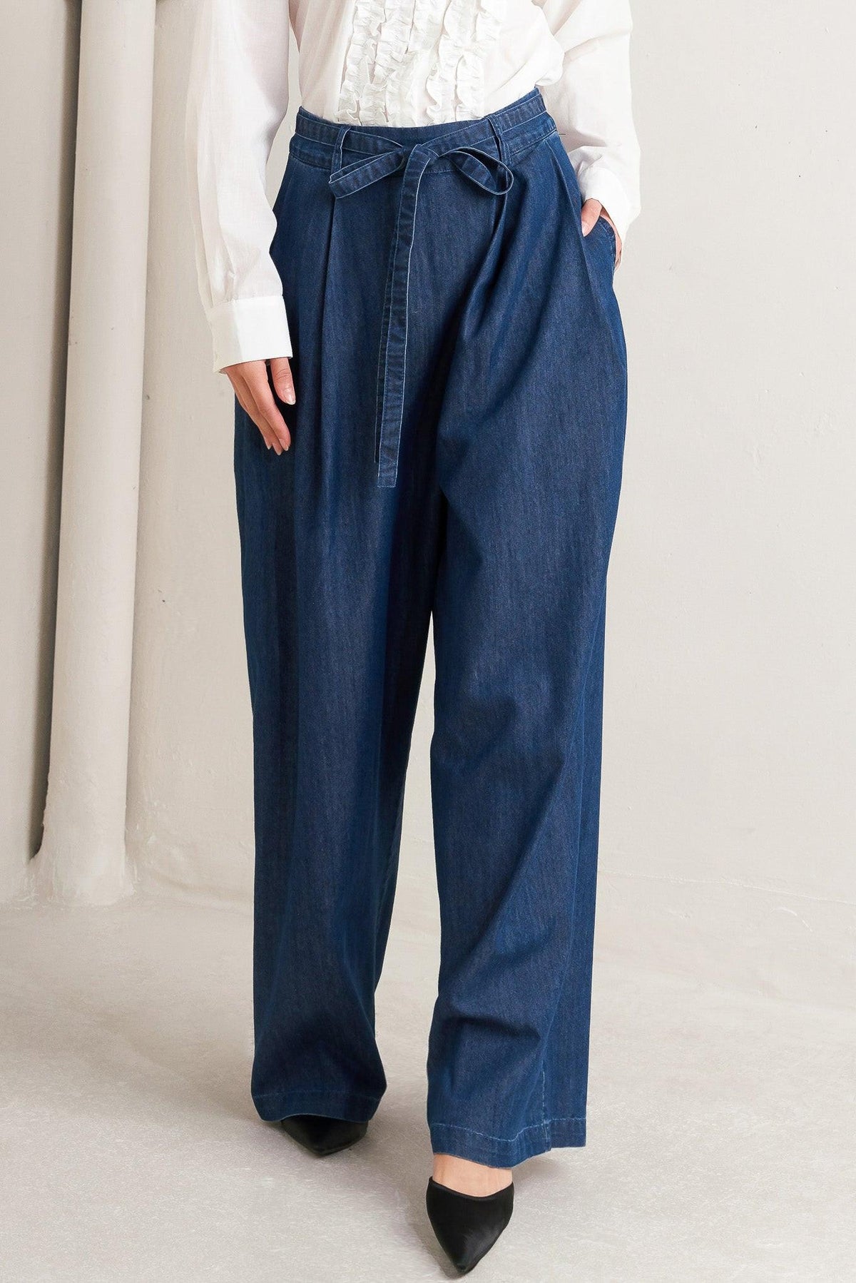 PANTALONES DE DENIM DE CORTE HOLGADO Y SASTRERÍA RELAJADA
