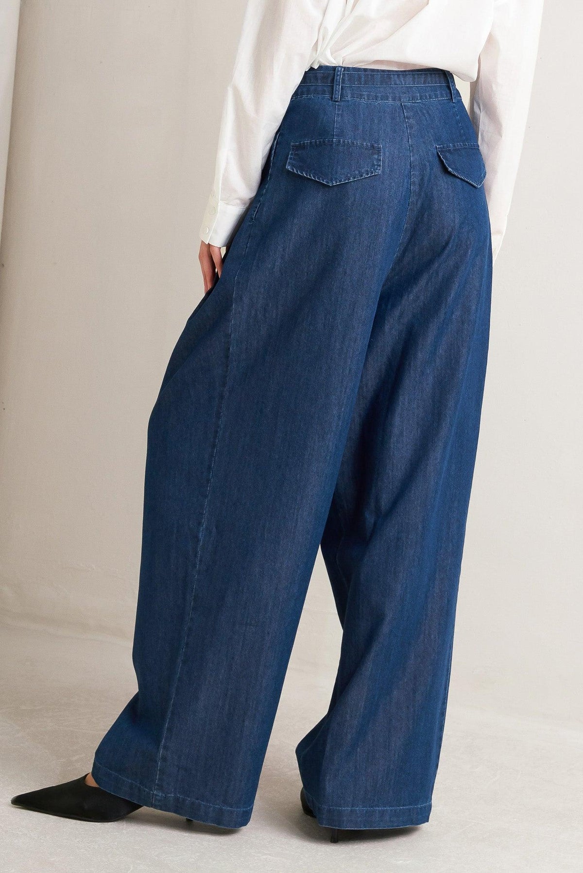 PANTALONES DE DENIM DE CORTE HOLGADO Y SASTRERÍA RELAJADA