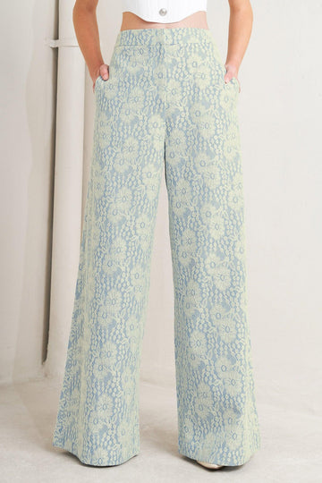 CREAM/LIGHT BLUE