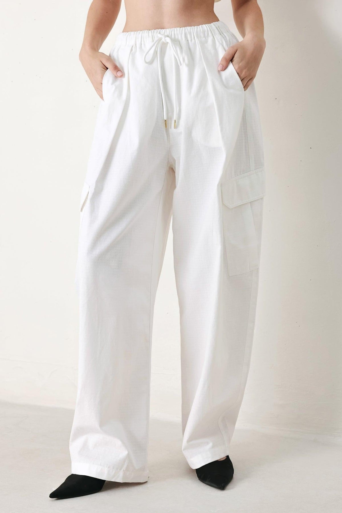 PANTALONES TIPO GLOBO DE TEJIDO CRISP ESSENTIAL