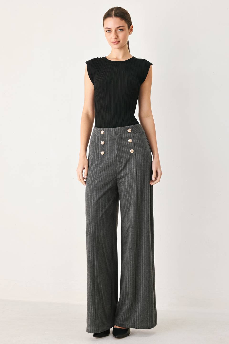 PANTALONES MODERNOS DE TEJIDO A RAYAS