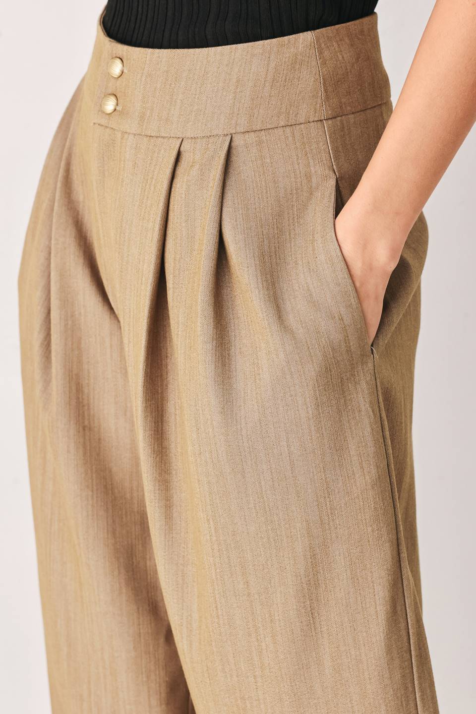 PANTALÓN TEJIDO RELAJADO LAVADO A LA PIEDRA