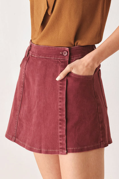 WILD RASPBERRY WOVEN SKORT