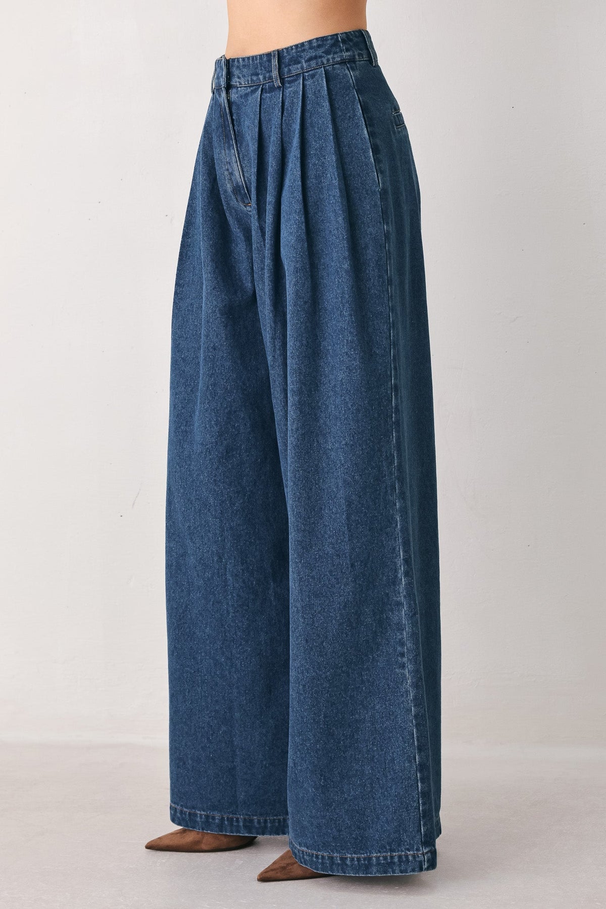 PANTALONES ANCHOS DE MEZCLILLA PLISADOS BLUE ECHO