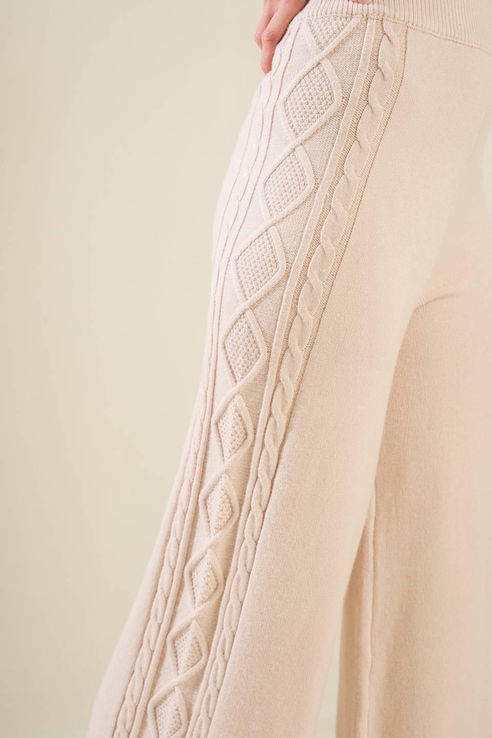 PANTALONES DE PUNTO HOLD YOUR GAZE
