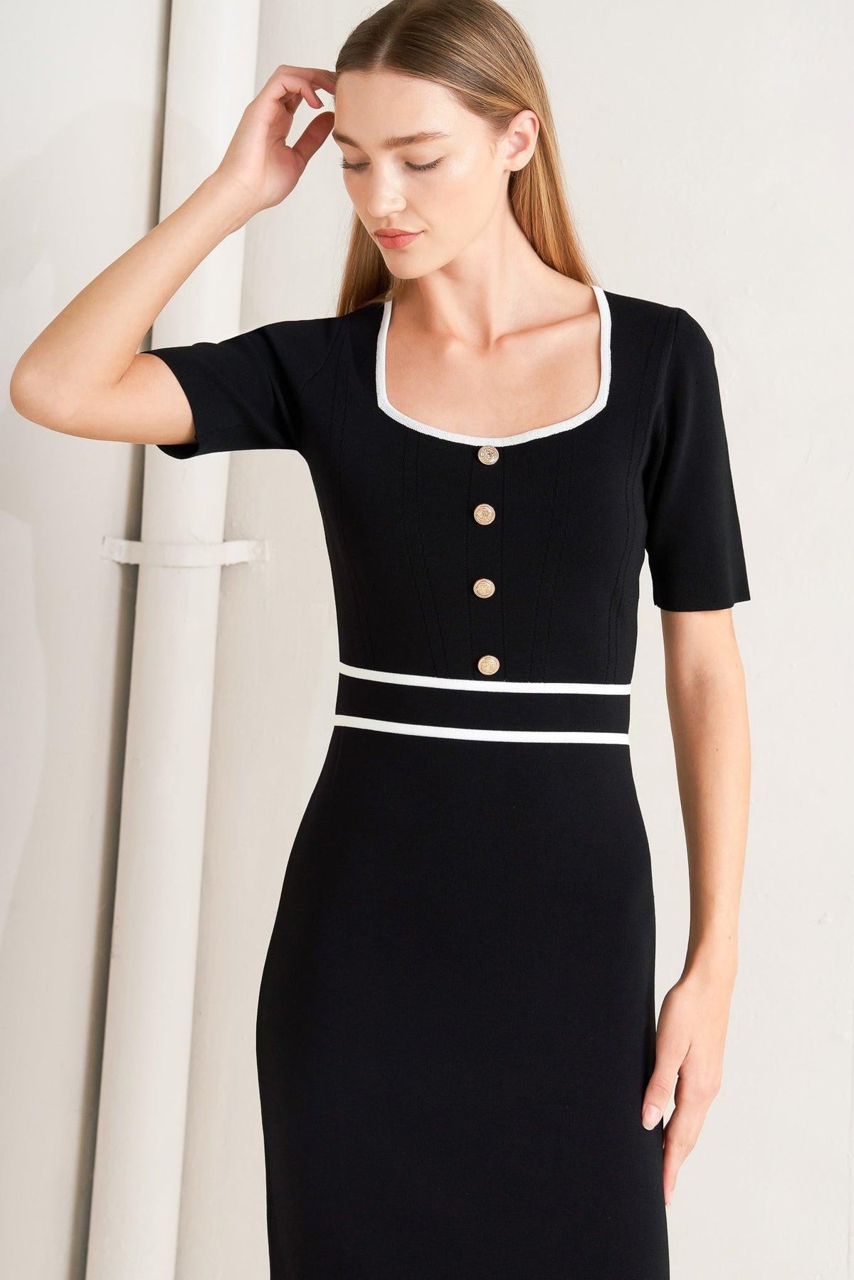 ELEGANT FRAME SWEATER KNIT MIDI DRESS