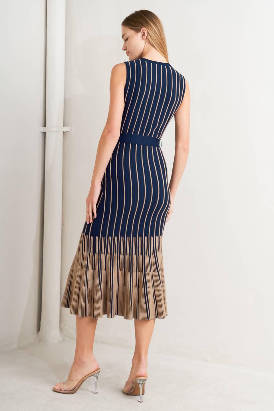 VESTIDO MIDI DE PUNTO CON CAÍDA Y TEXTURA SUAVE