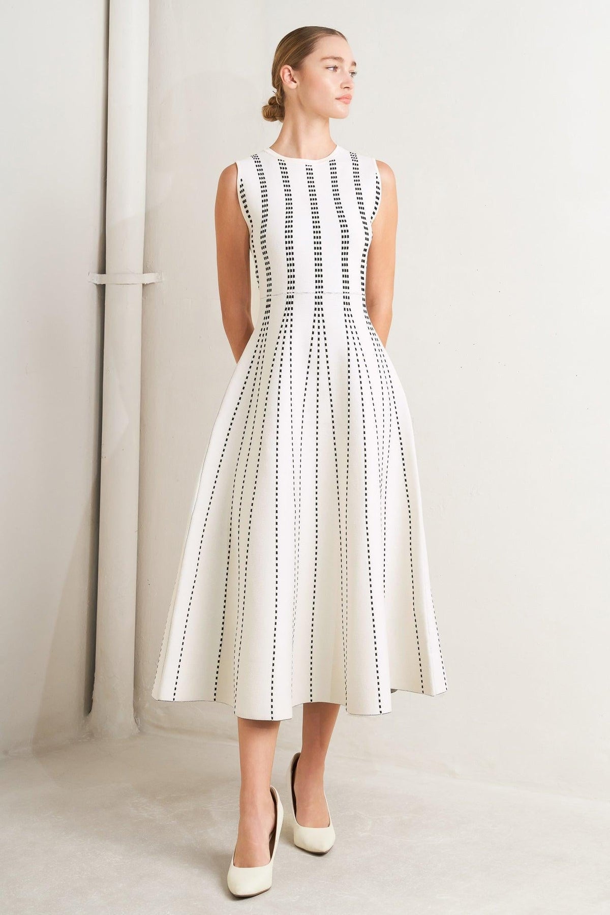 VESTIDO MIDI DE PUNTO JACQUARD PERFECTAMENTE EQUILIBRADO