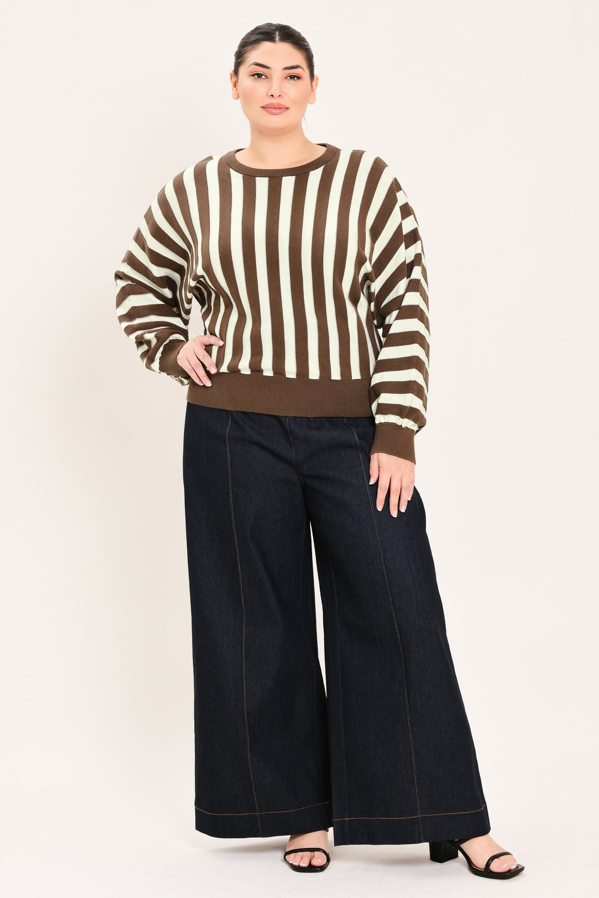TOP DE PUNTO A RAYAS VERTICALES COLOR CAPPUCCINO