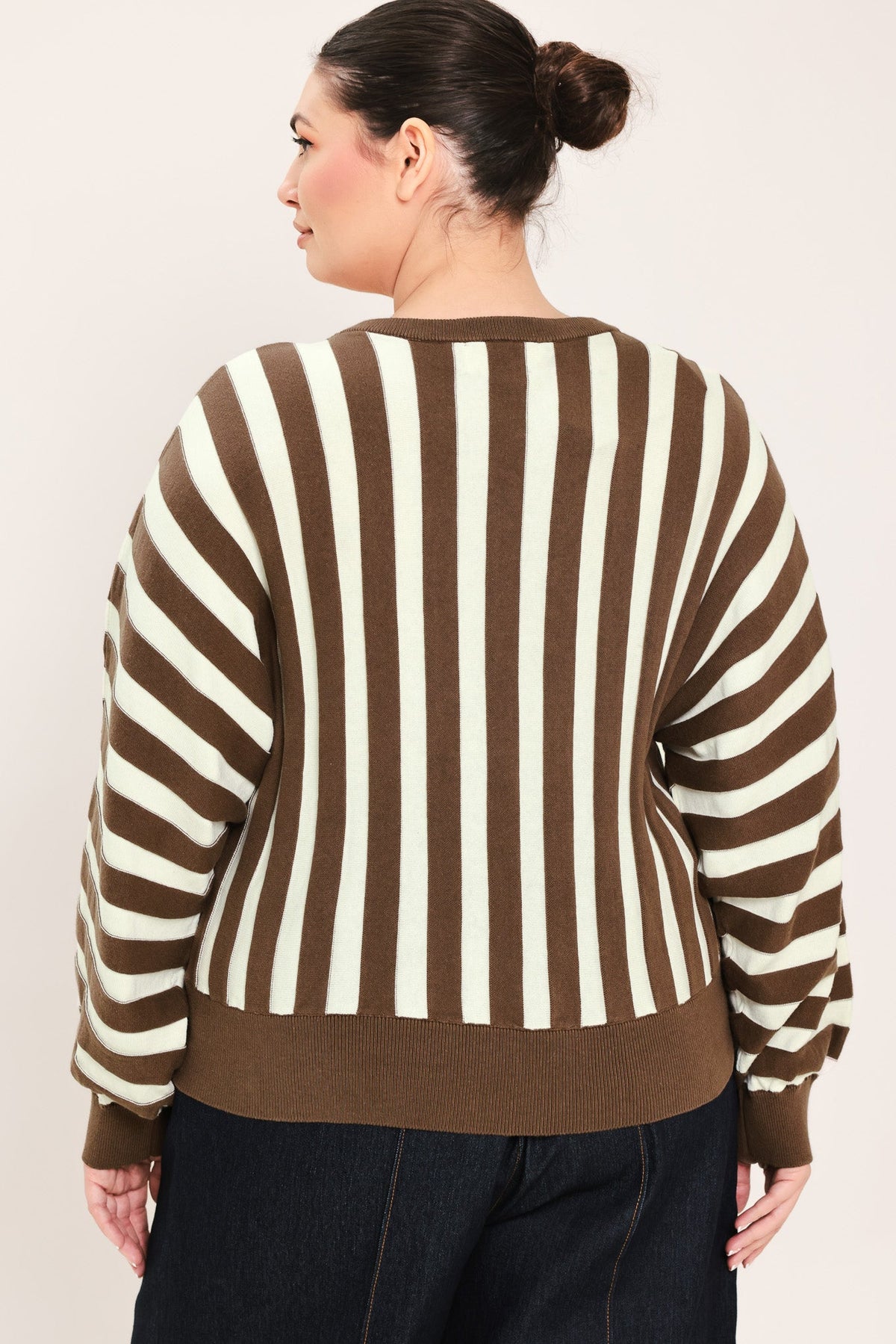 TOP DE PUNTO A RAYAS VERTICALES COLOR CAPPUCCINO