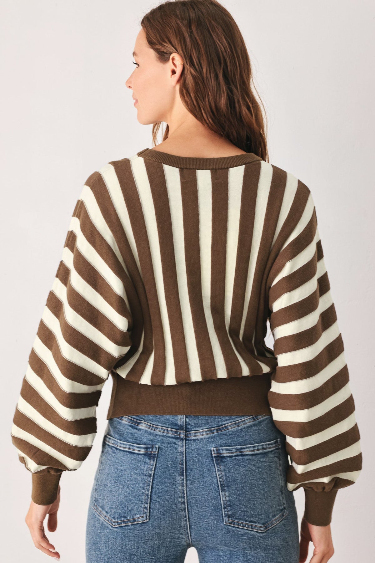 TOP DE PUNTO A RAYAS VERTICALES COLOR CAPPUCCINO