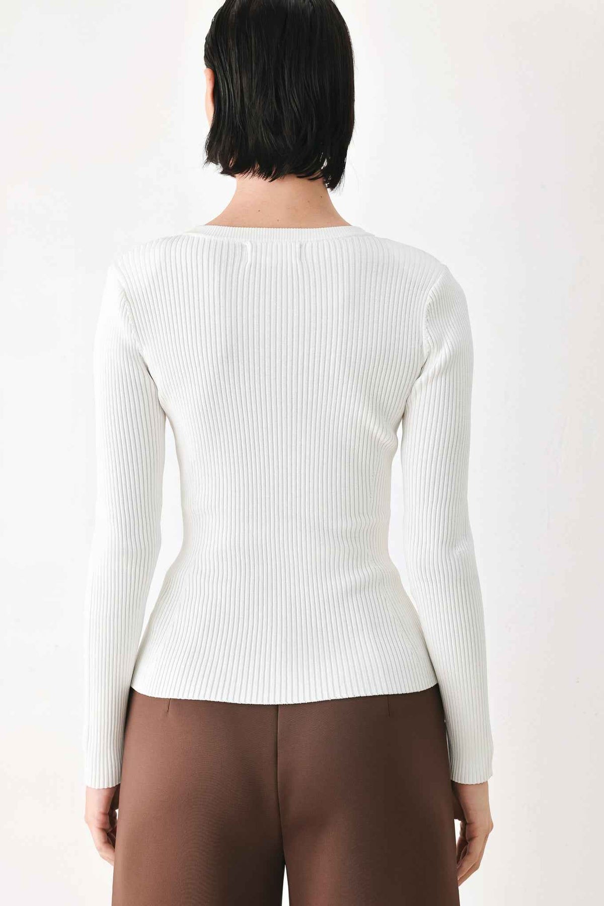 SOFT CREAM CLASSIC RIB SWEATER TOP
