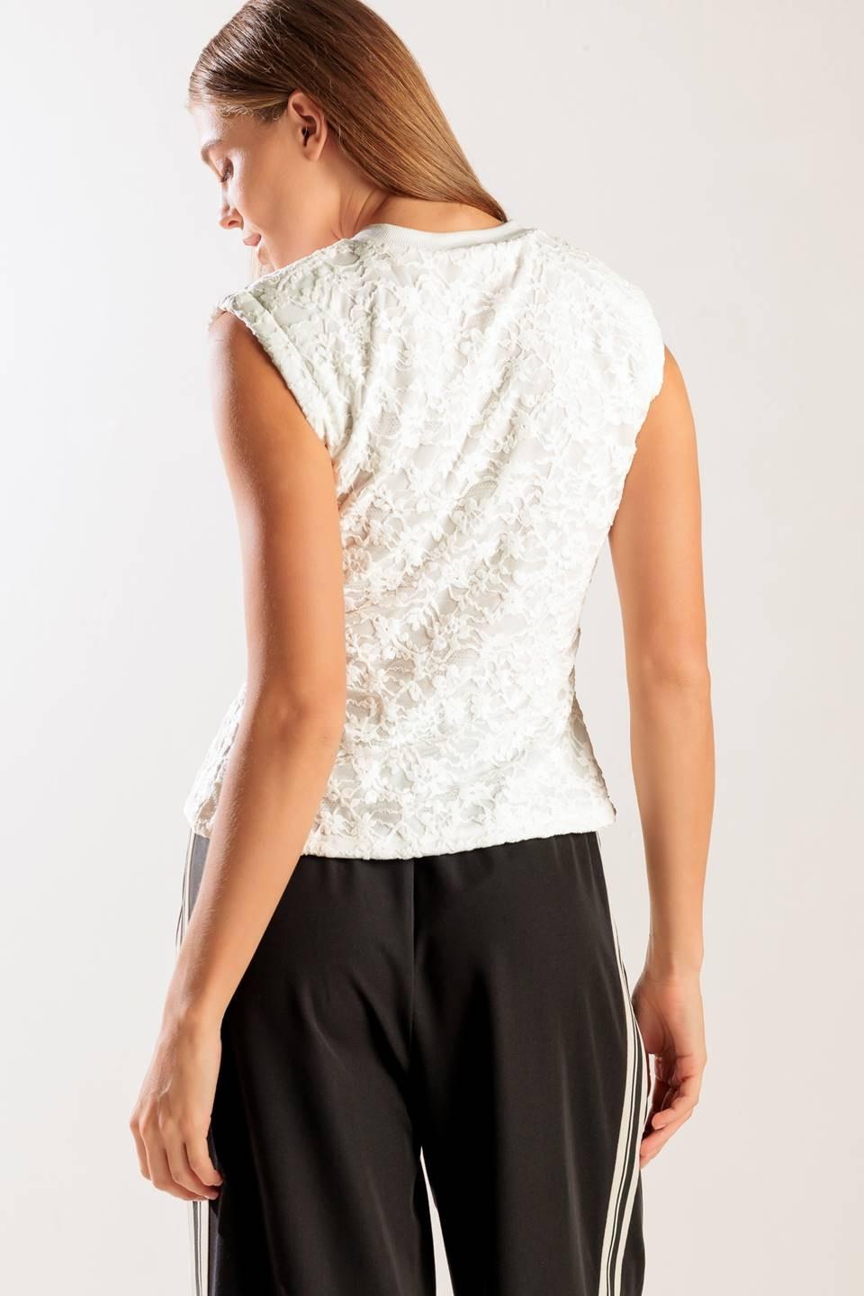 TOP DE ENCAJE TEJIDO BLANCO HIDDEN SMILES