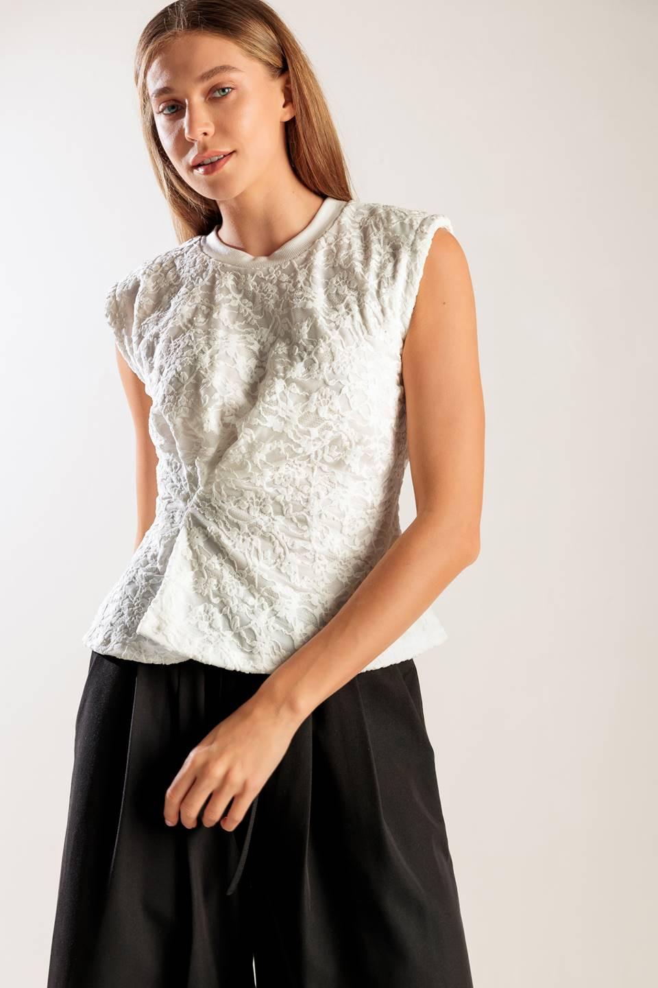 TOP DE ENCAJE TEJIDO BLANCO HIDDEN SMILES