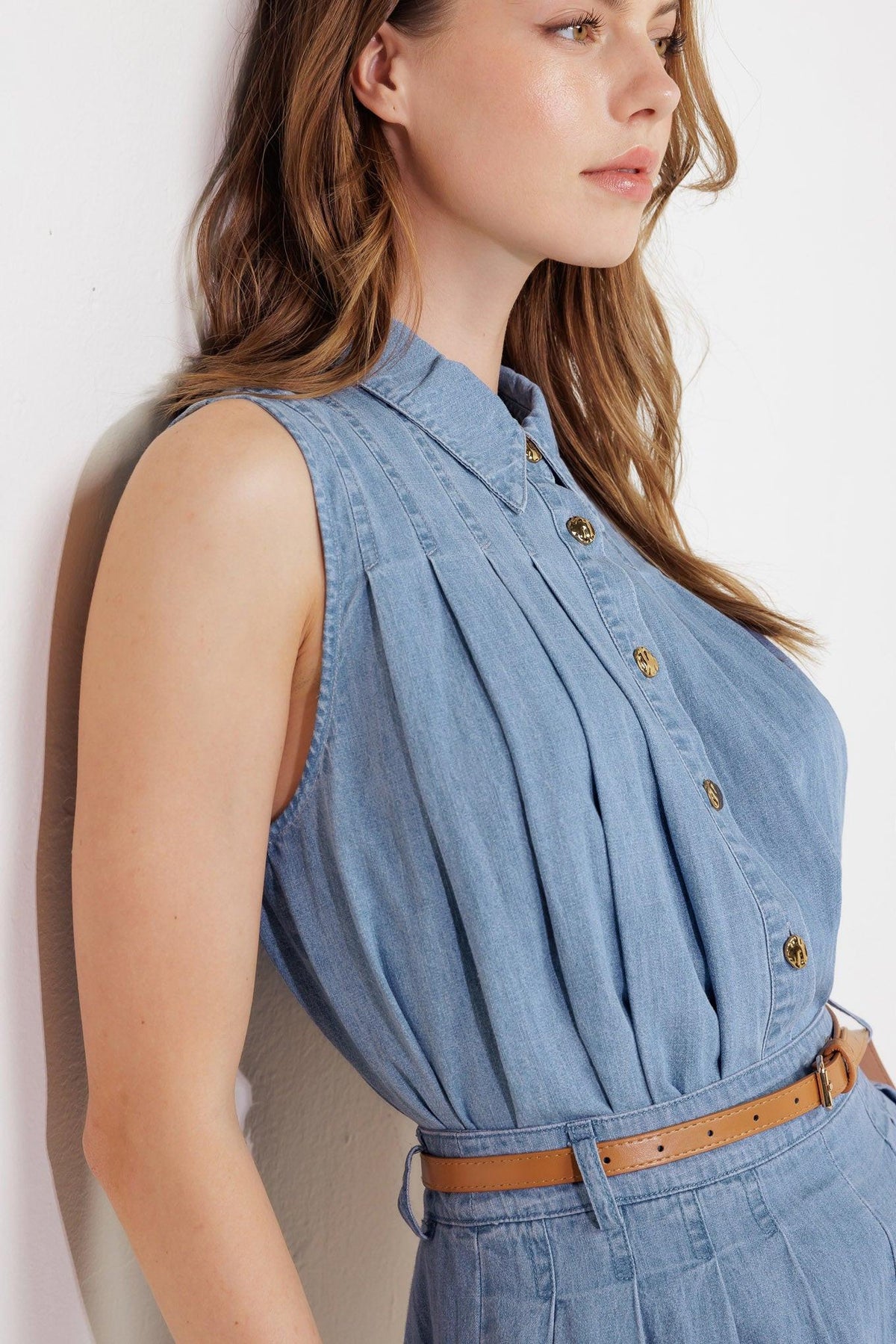 SERENITY HILL CHAMBRAY TOP