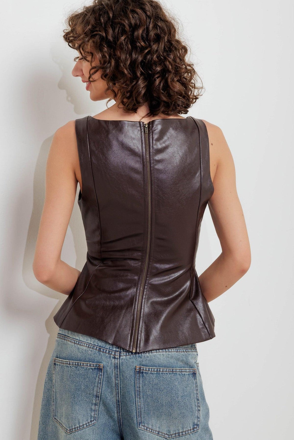 URBAN CHIC MINIMALISM FAUX LEATHER TOP