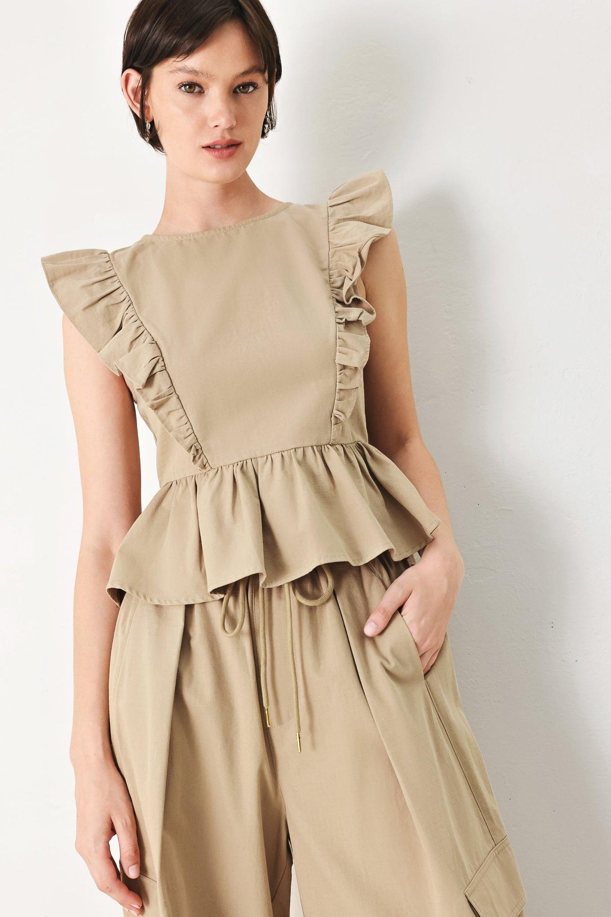 BLUSA TEJIDA DE FLORES BLANCAS