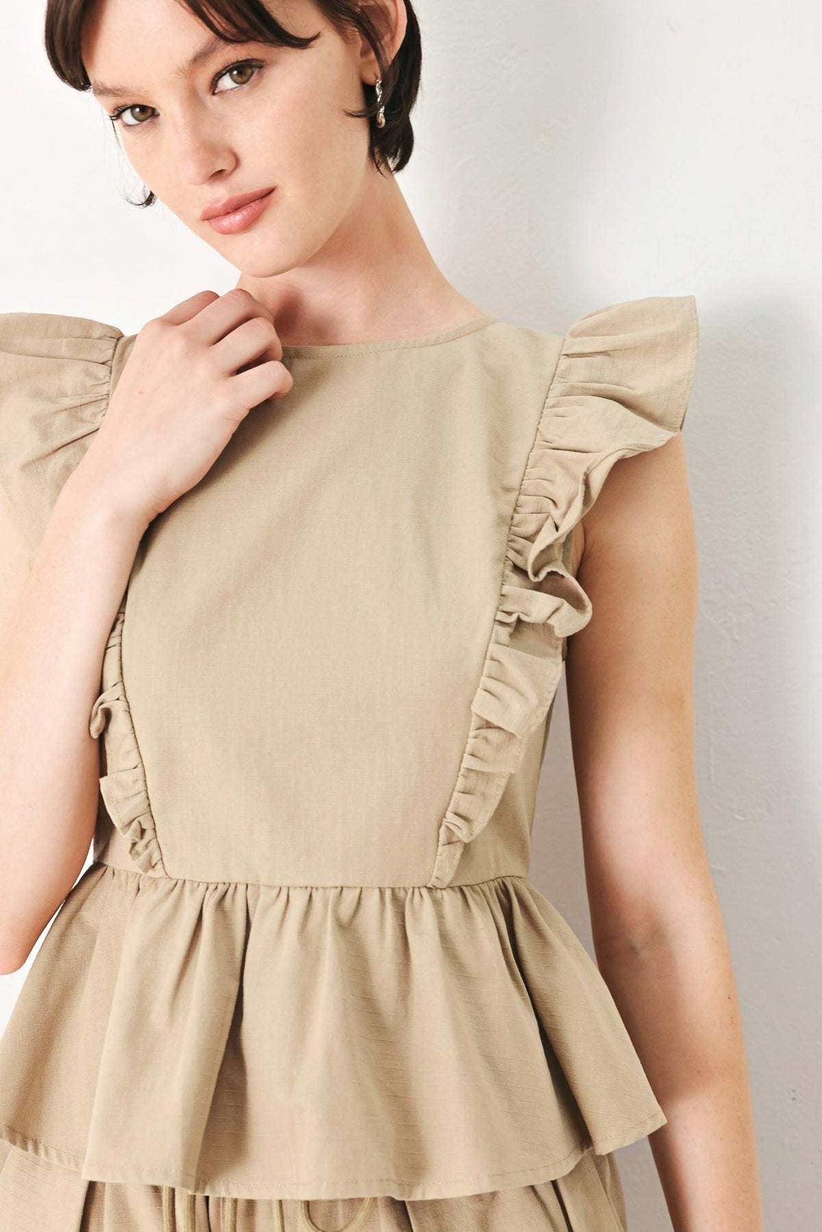 BLUSA TEJIDA DE FLORES BLANCAS