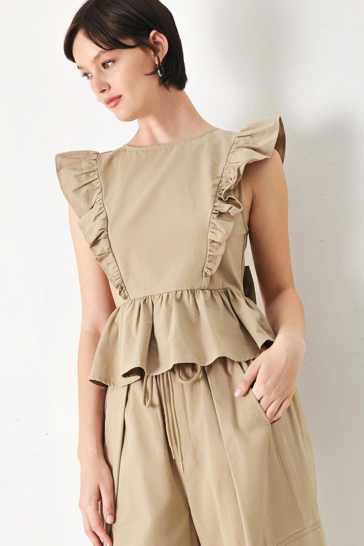 BLUSA TEJIDA DE FLORES BLANCAS