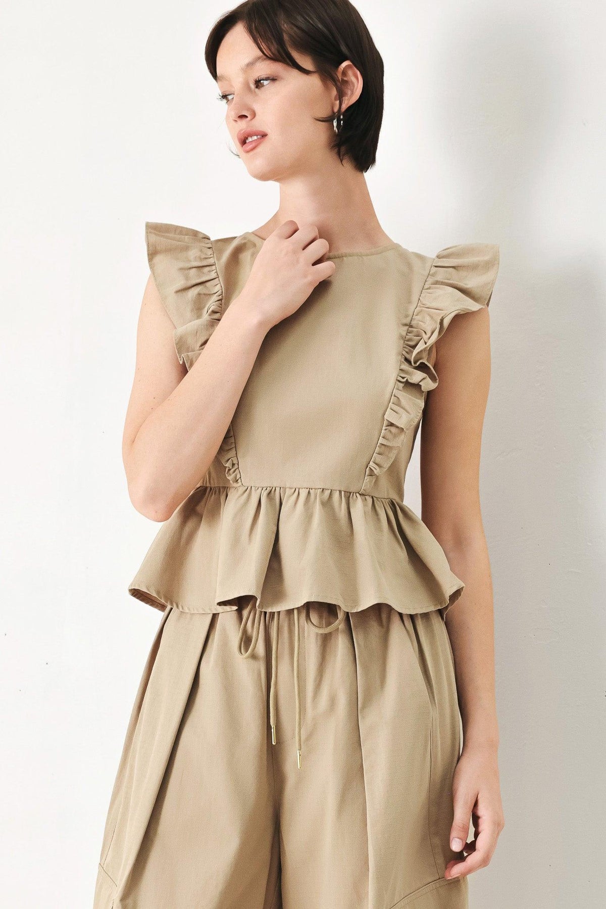 BLUSA TEJIDA DE FLORES BLANCAS