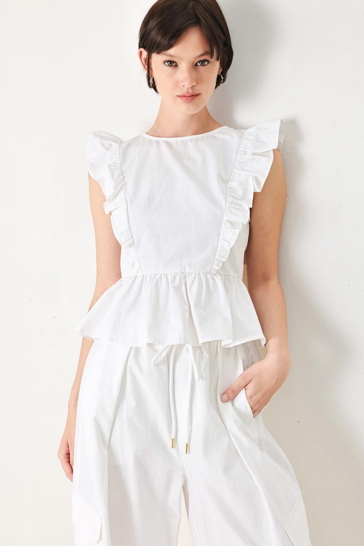 BLUSA TEJIDA DE FLORES BLANCAS